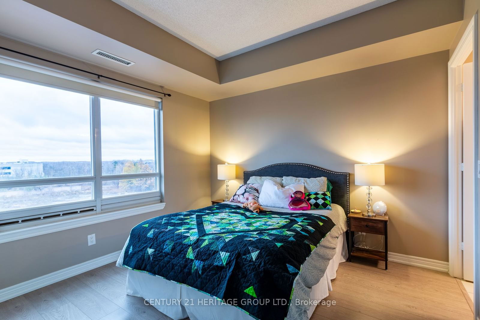 9245 Jane St, unit 615 for sale