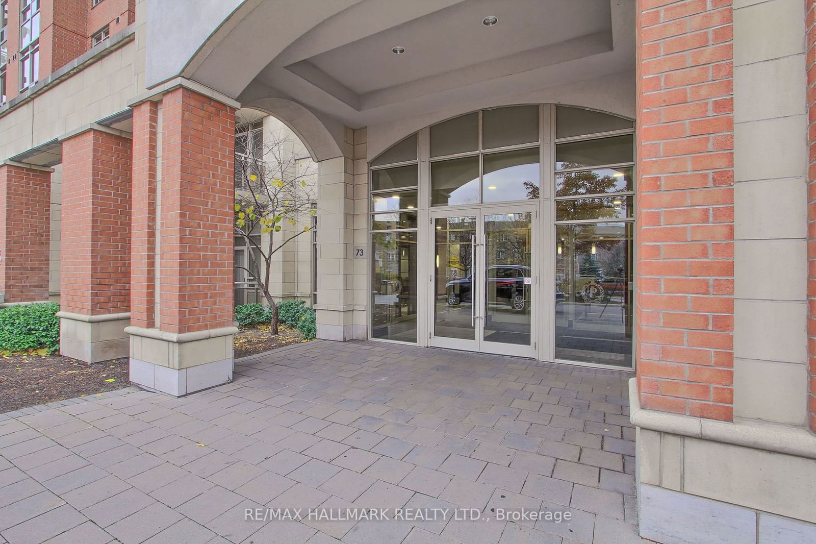 The Gates of Bayview Glen III Condos, Richmond Hill, Toronto