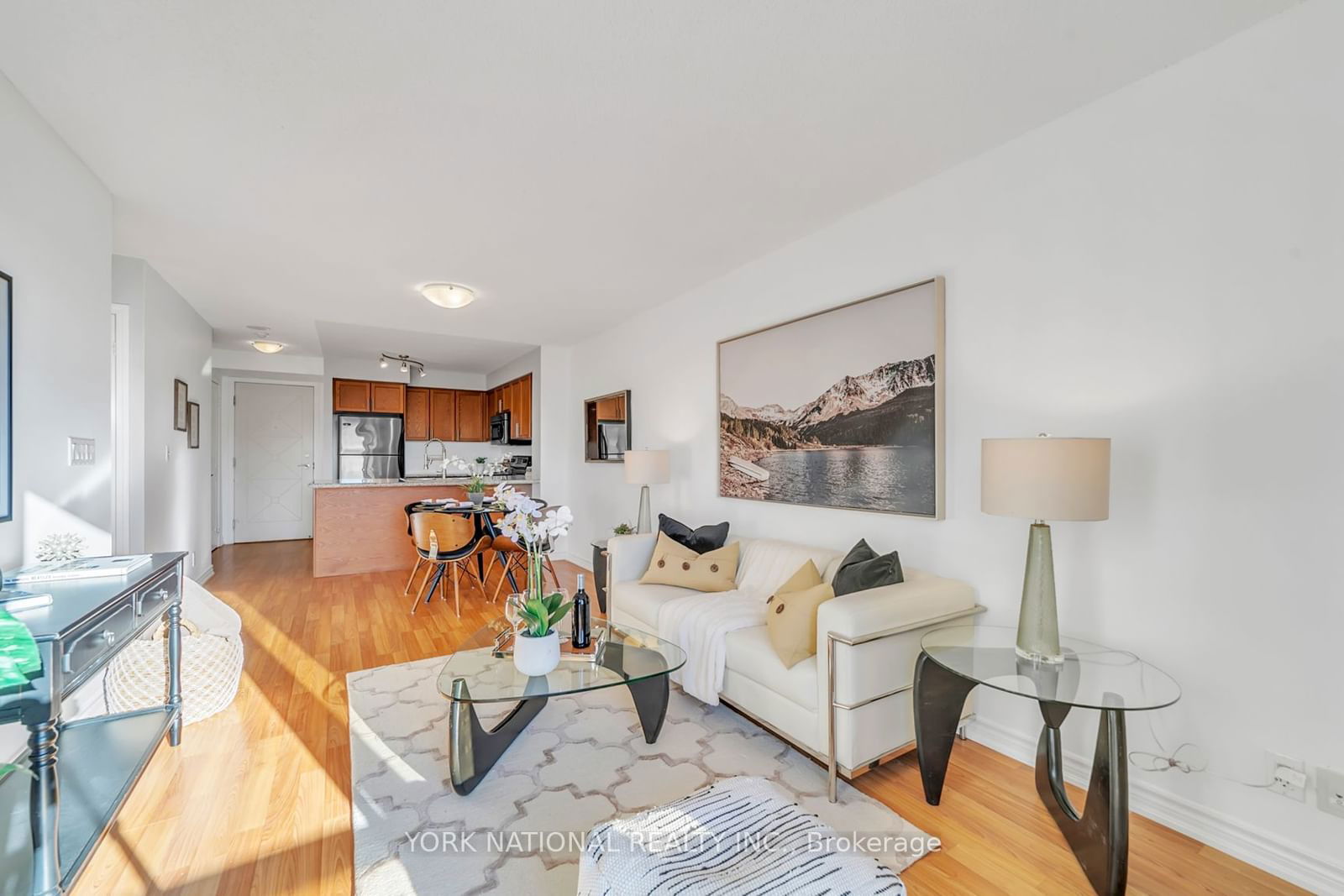 18 Harding Blvd, unit 710 for sale