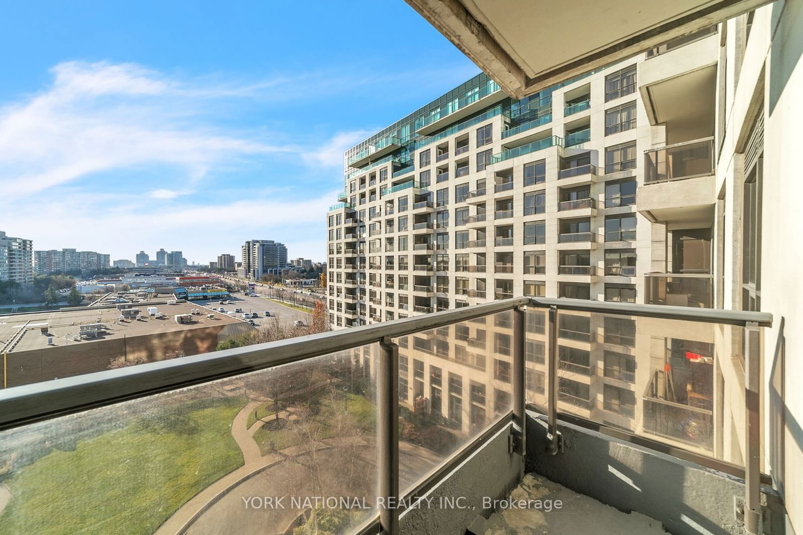 18 Harding Blvd, unit 710 for sale