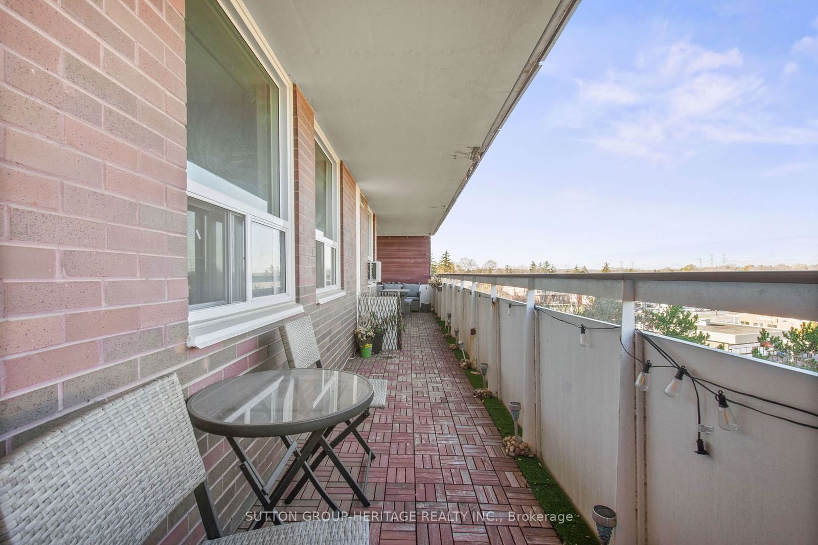 1 Royal Orchard Blvd, unit 706 for sale