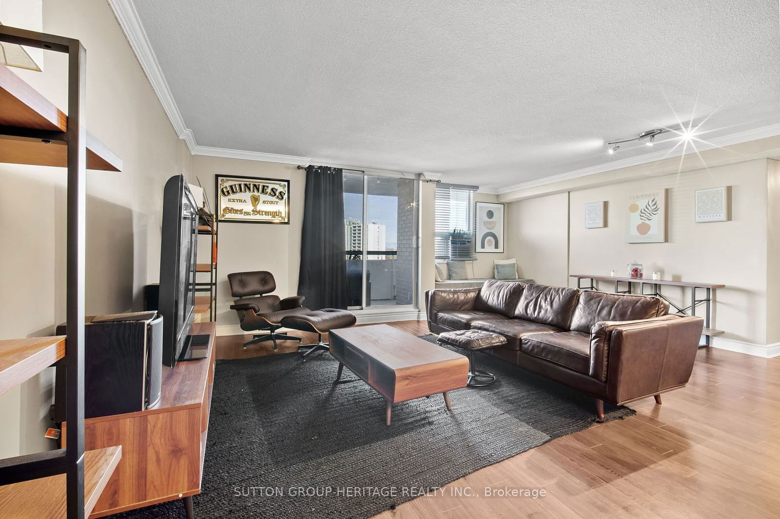 1 Royal Orchard Blvd, unit 706 for sale