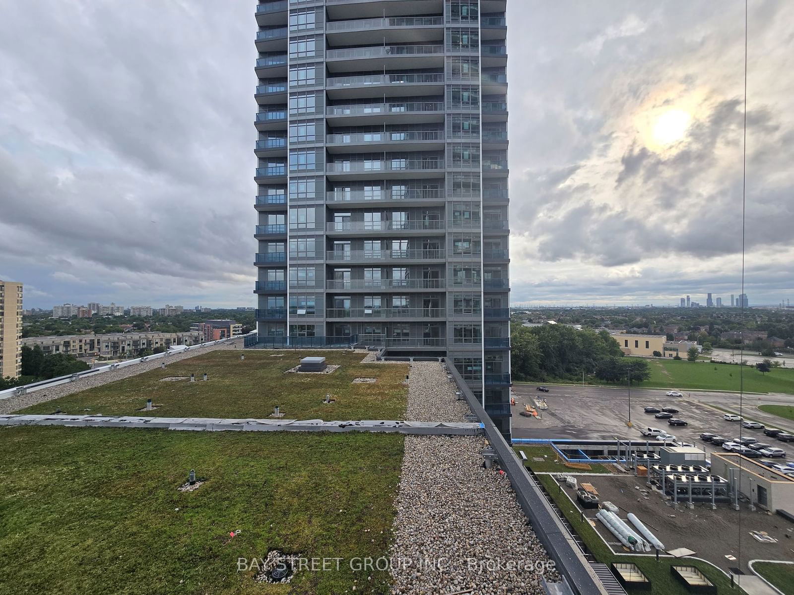 50 Upper Mall Way, unit 902B for rent