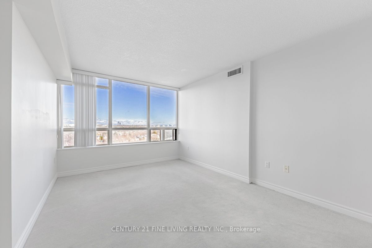 343 Clark Ave W, unit 704 for sale