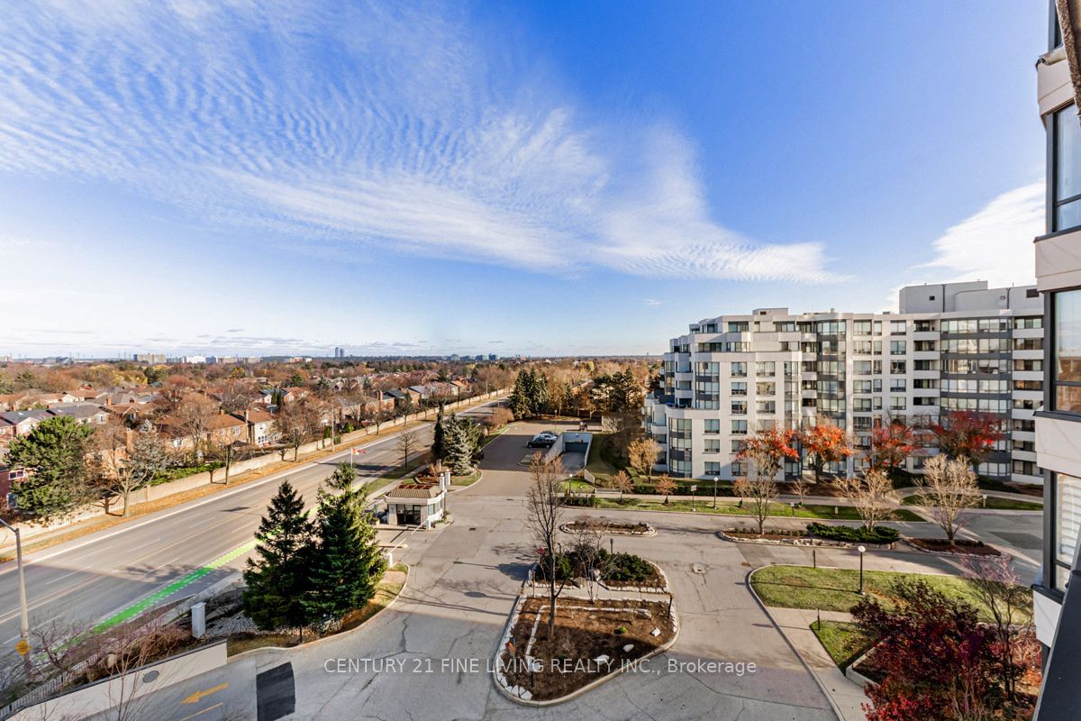 343 Clark Ave W, unit 704 for sale