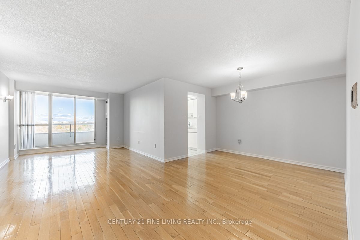 343 Clark Ave W, unit 704 for sale