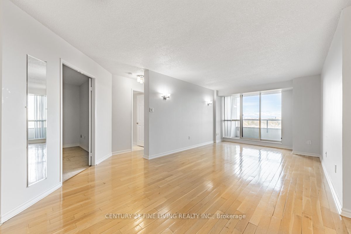 343 Clark Ave W, unit 704 for sale