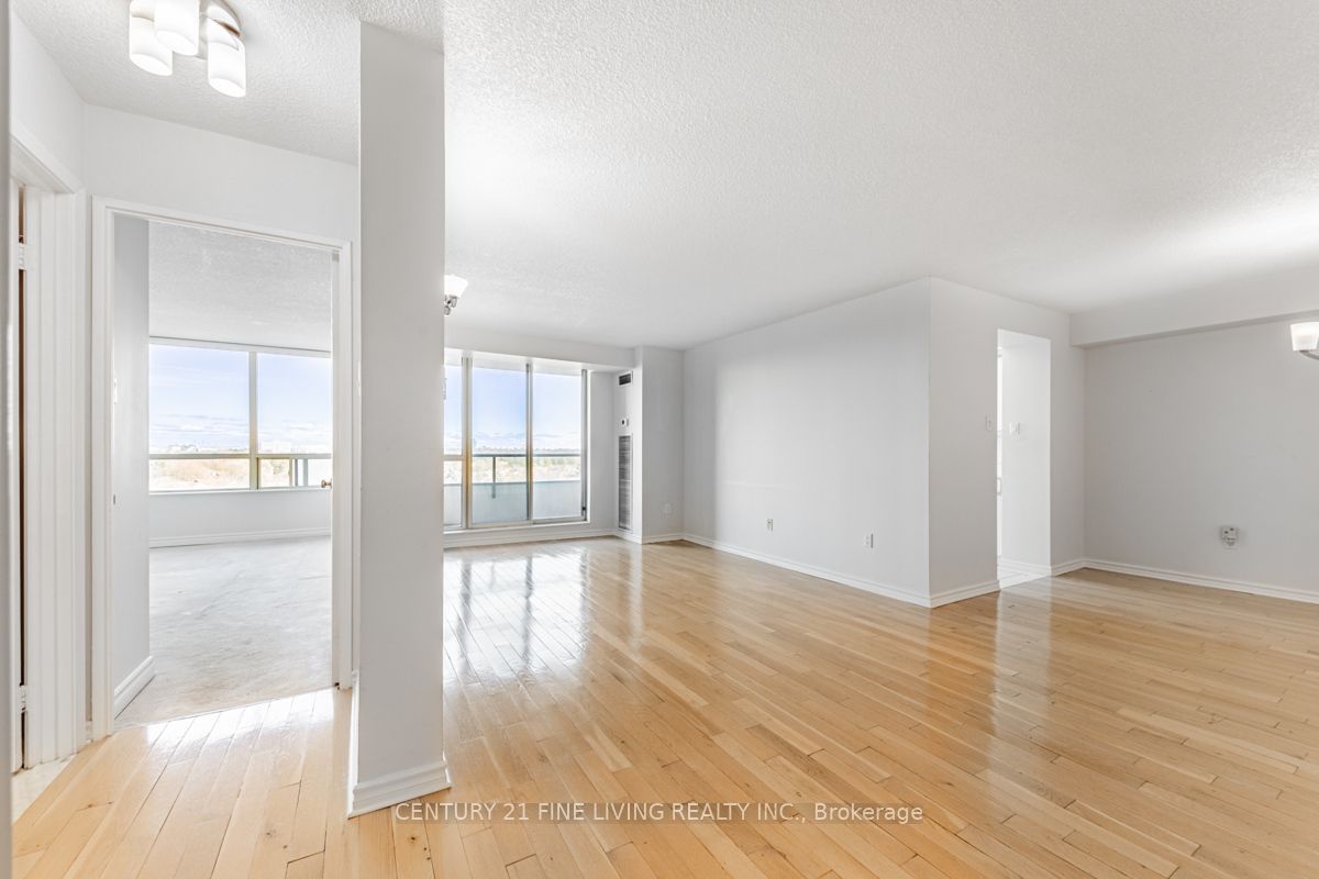 343 Clark Ave W, unit 704 for sale