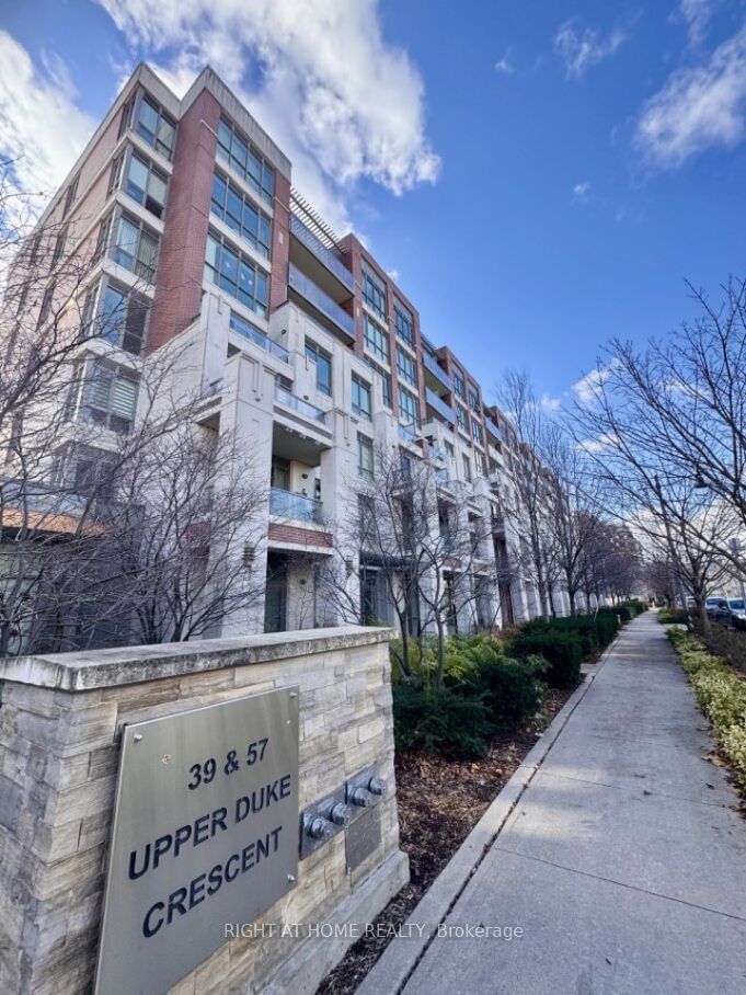 39 Upper Duke Cres, unit 518 for rent