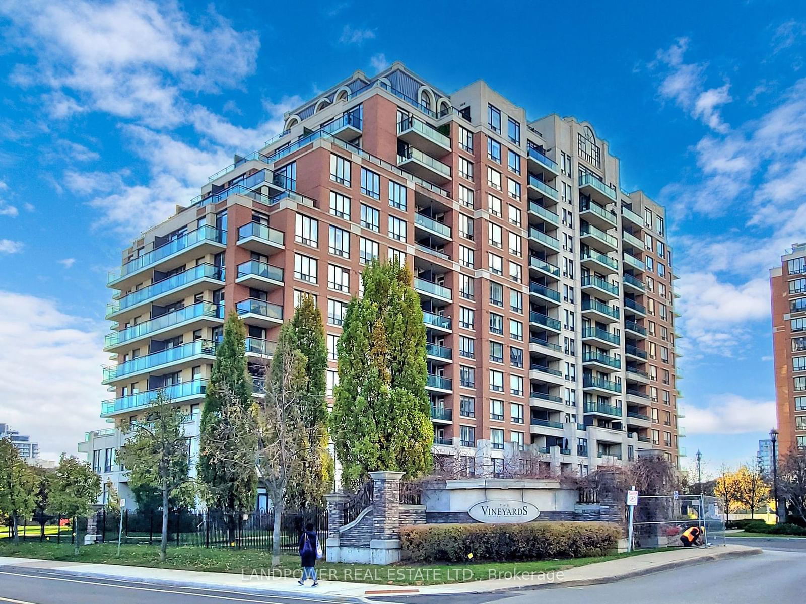 310 Red Maple Rd, unit Lph03 for sale