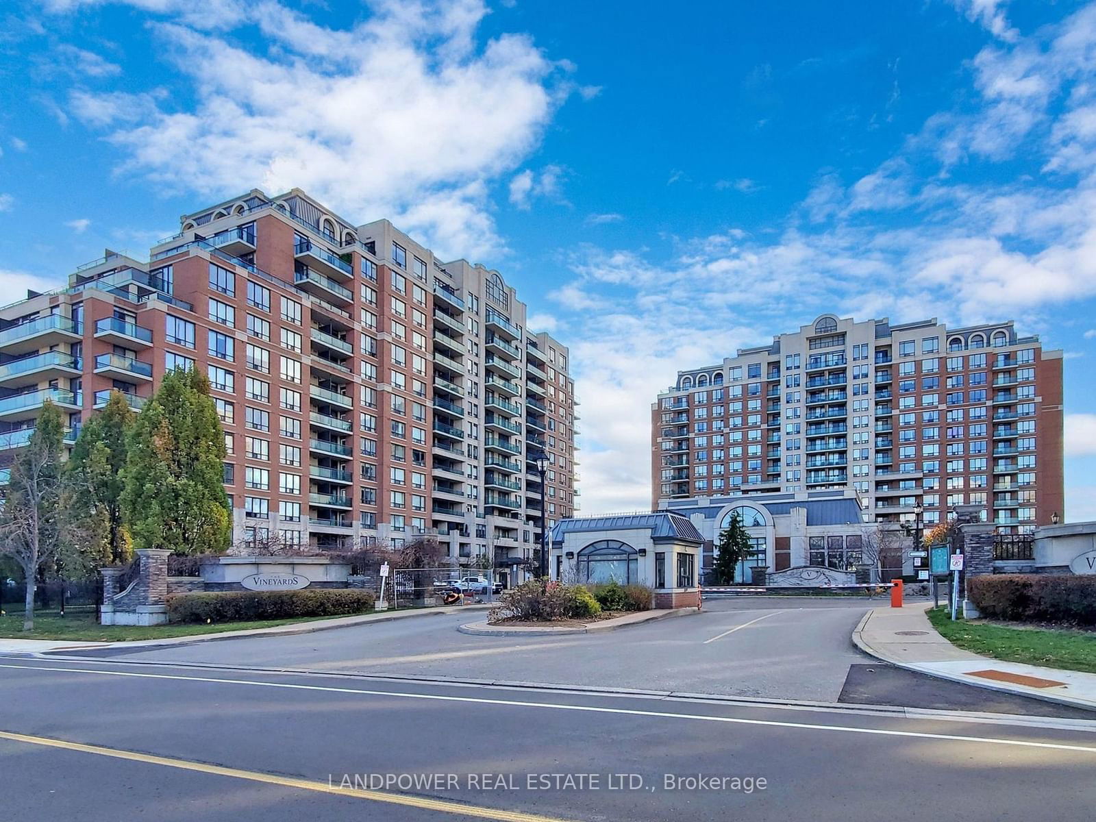 310 Red Maple Rd, unit Lph03 for sale