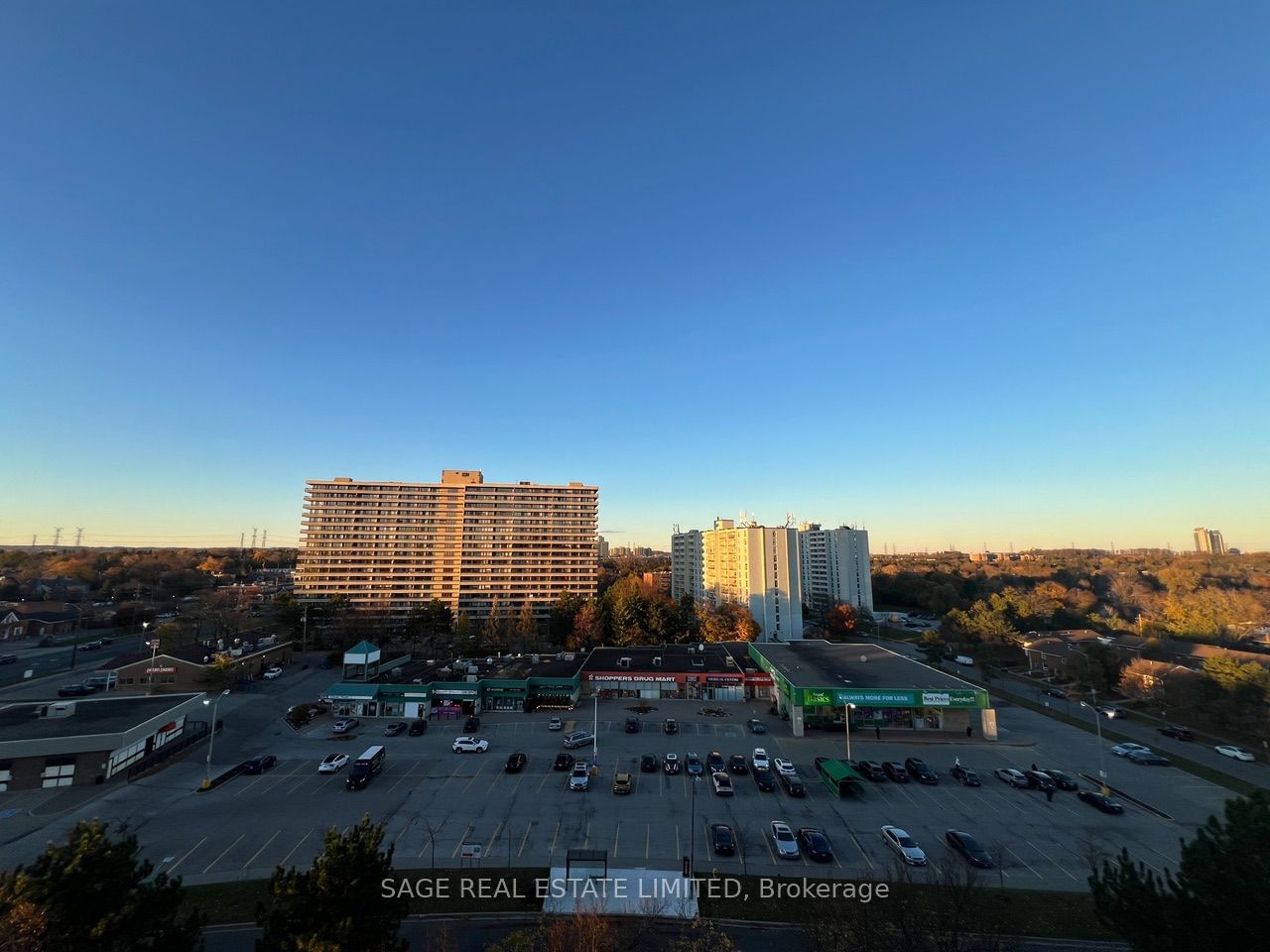 1 Royal Orchard Blvd, unit 1006 for sale