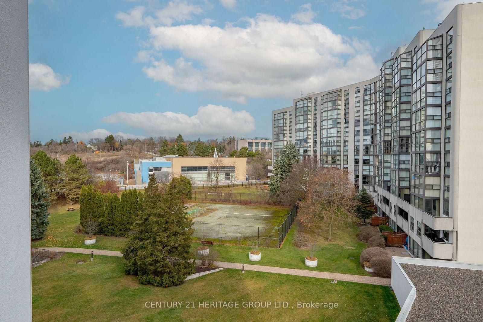 The Dynasty II Condos, Richmond Hill, Toronto