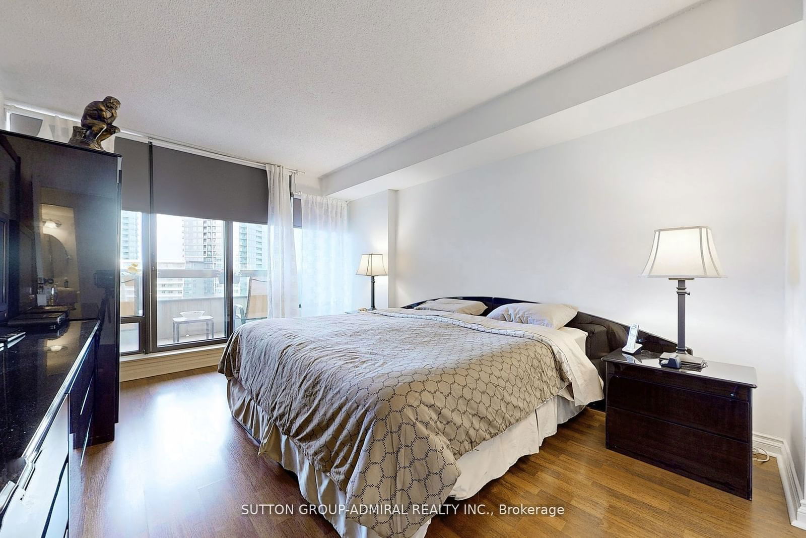 7460 Bathurst St W, unit 901 for sale