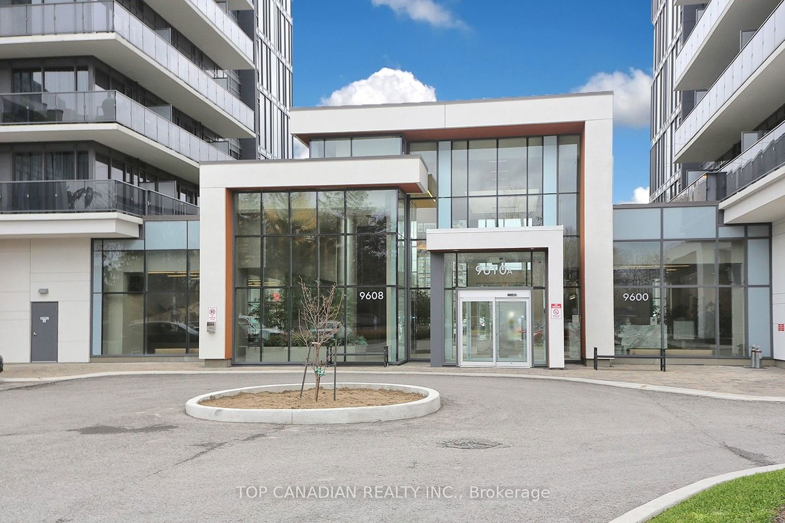 9600 Yonge St, unit 1111B for sale