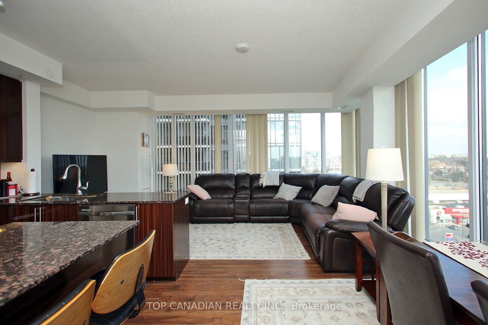 9600 Yonge St, unit 1111B for sale