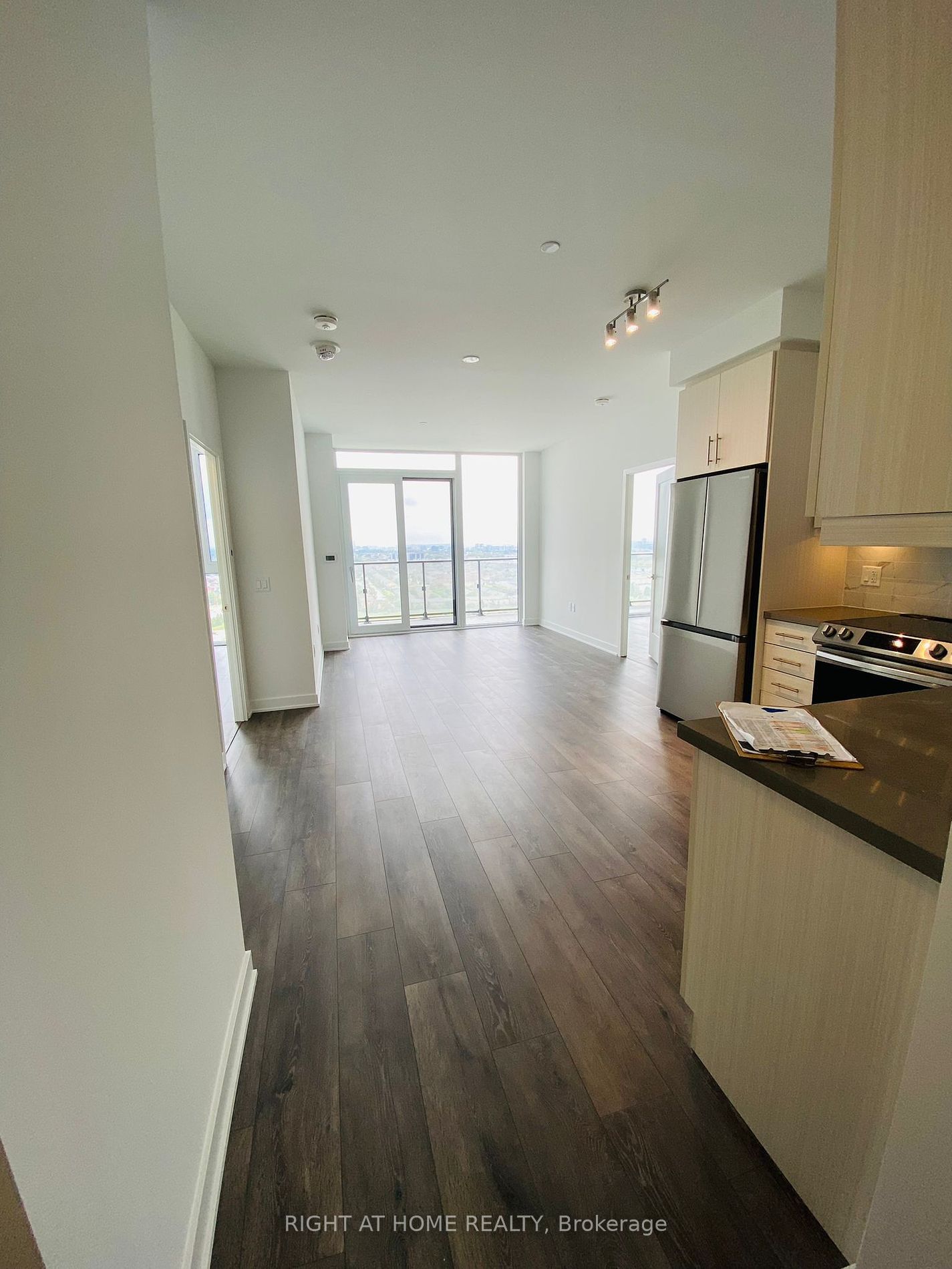 105 Oneida Cres, unit 2107 for rent