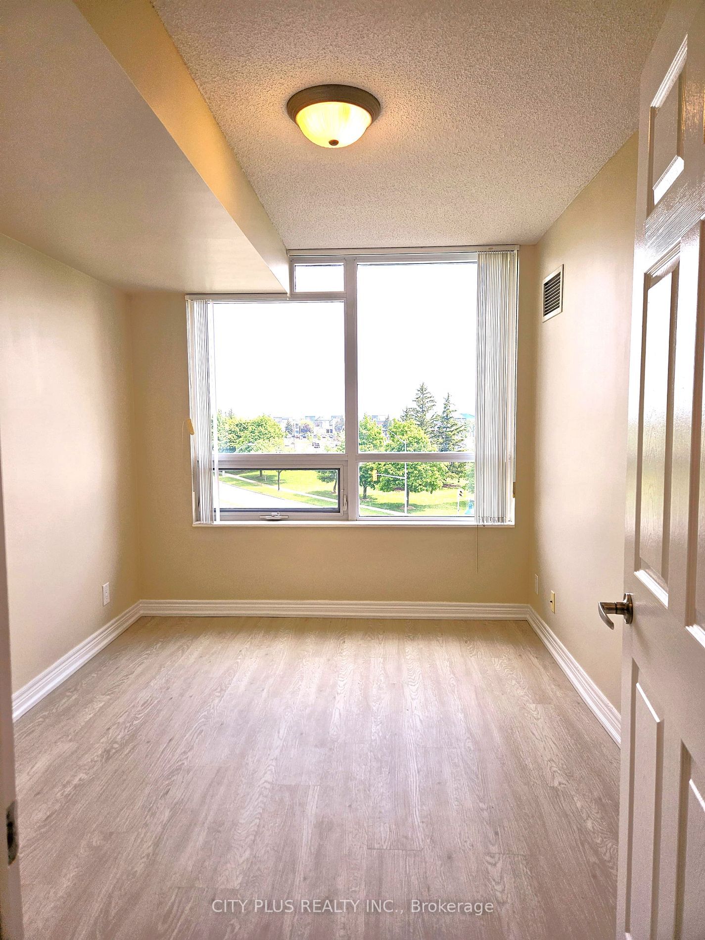 33 Cox Blvd, unit 618 for rent