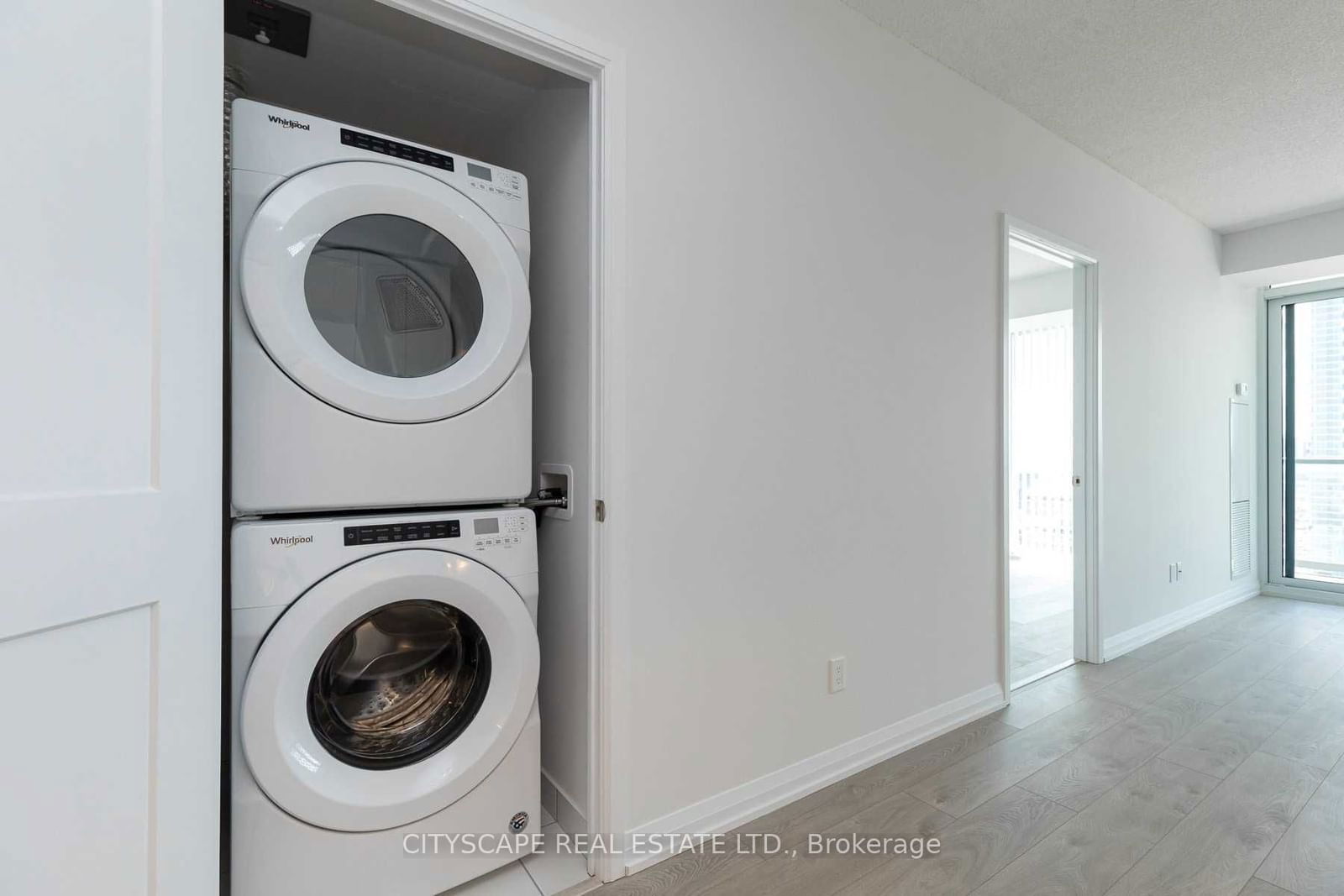 7895 Jane St, unit 3508 for rent