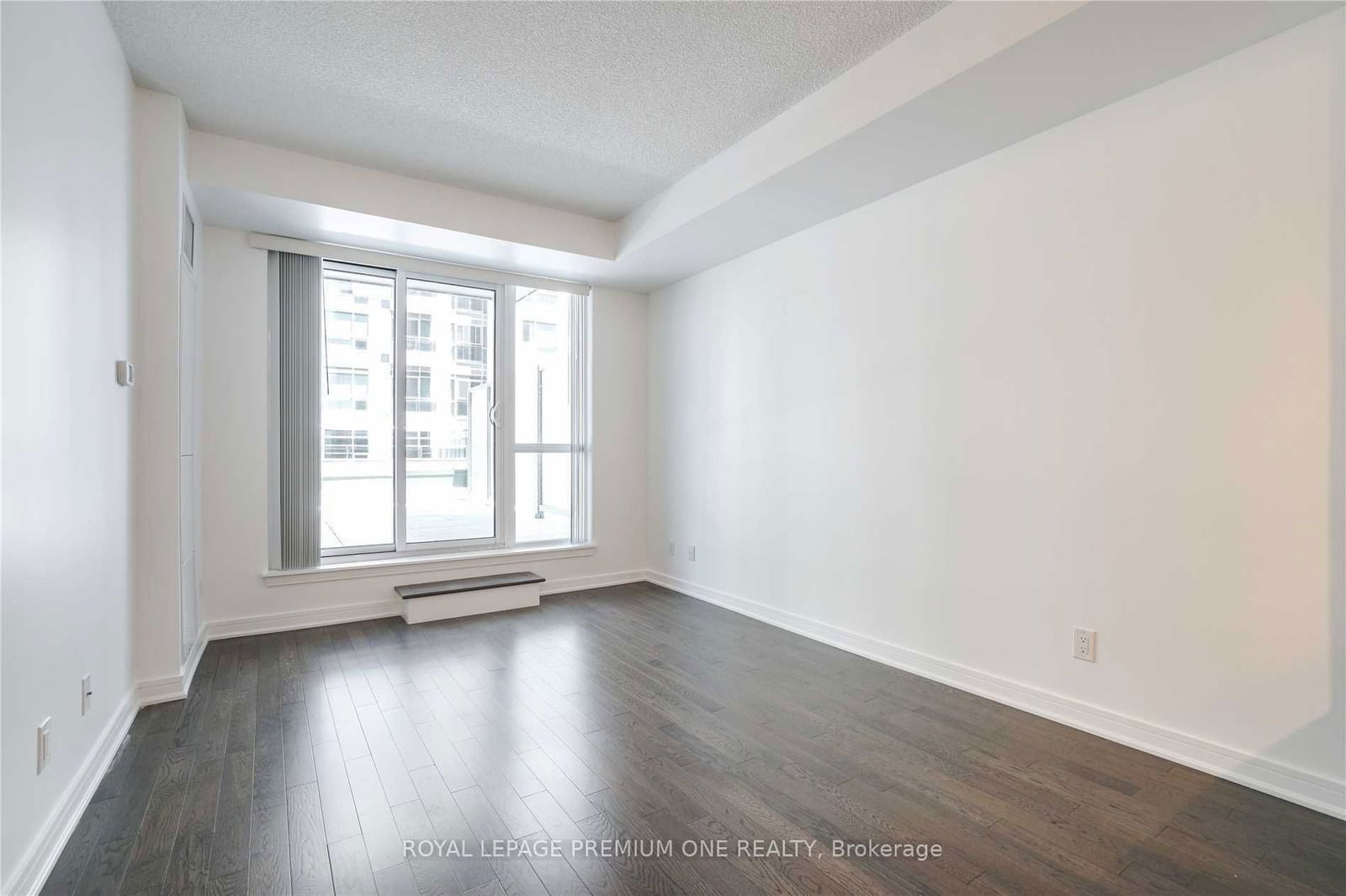 9199 Yonge St, unit 707 for sale