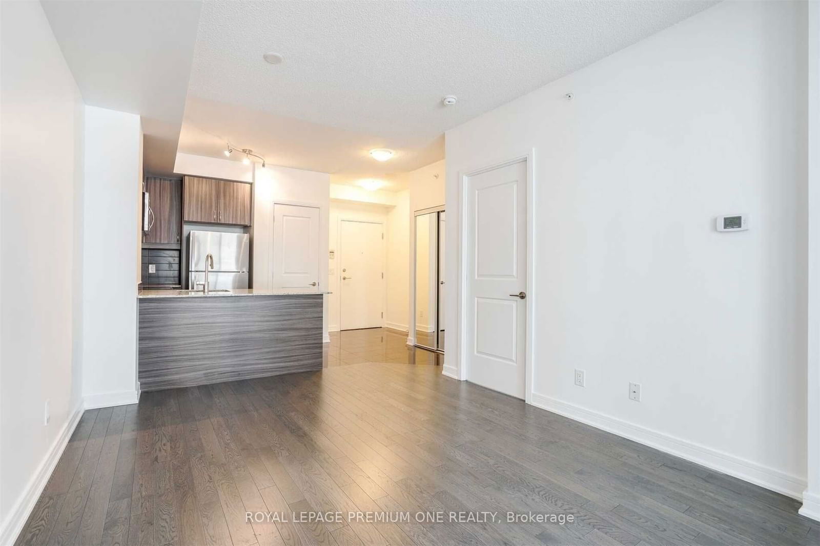 9199 Yonge St, unit 707 for sale