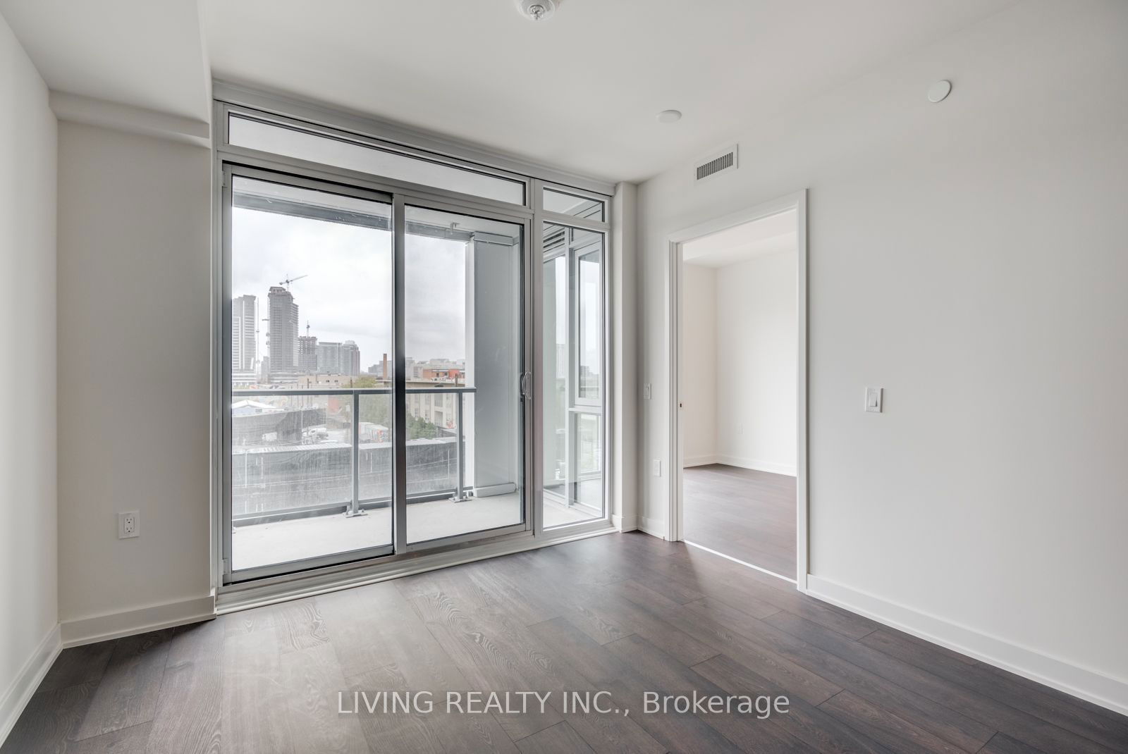 27 Bathurst St, unit 308W for rent