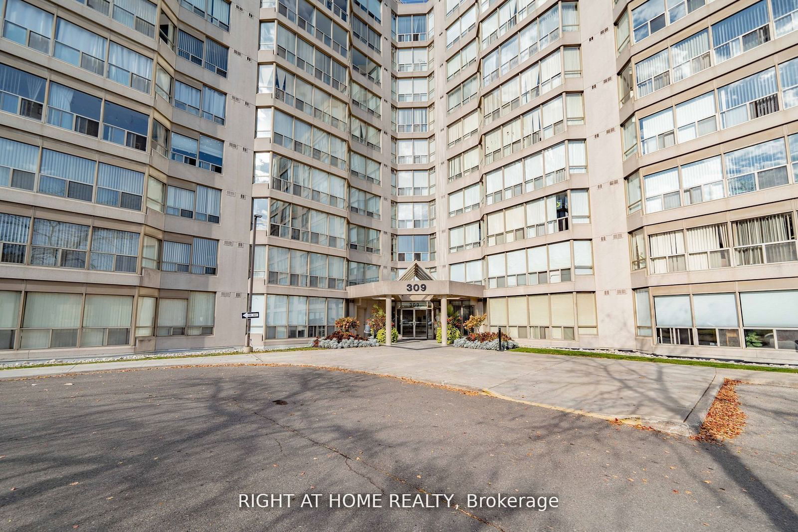 309 Major Mackenzie Dr E, unit 806 for rent