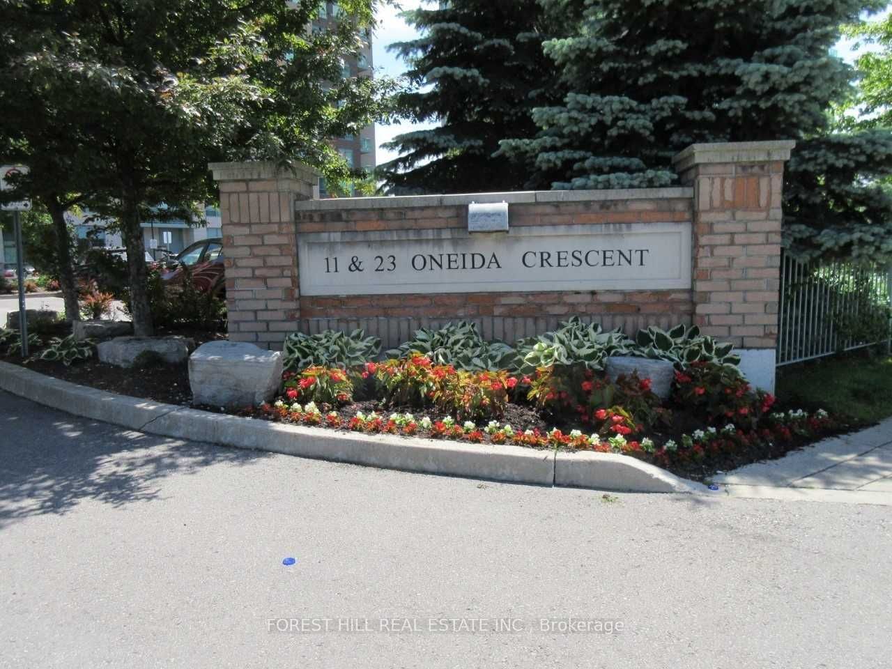 23 Oneida Cres N, unit 903 for rent