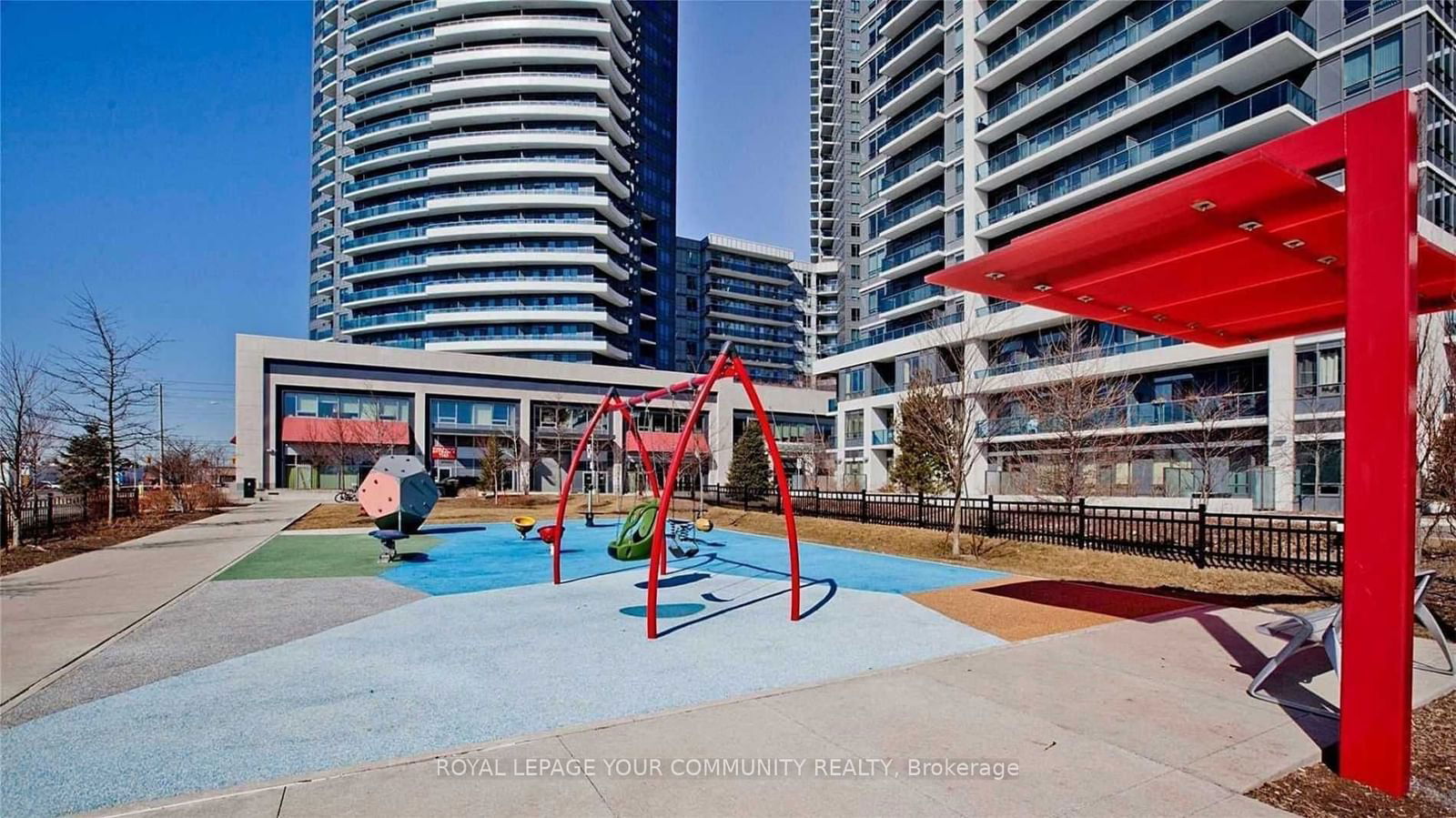 7165 Yonge St, unit 730 for rent