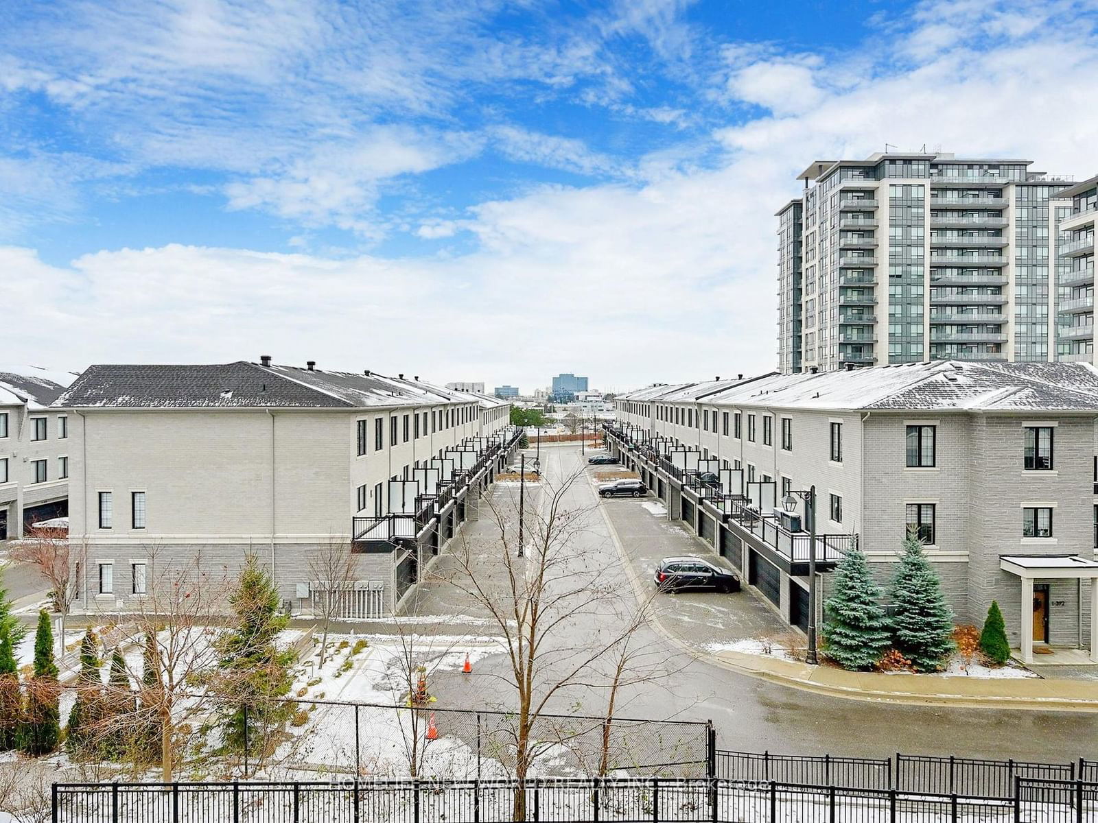 Royal Gardens II Condos, Richmond Hill, Toronto