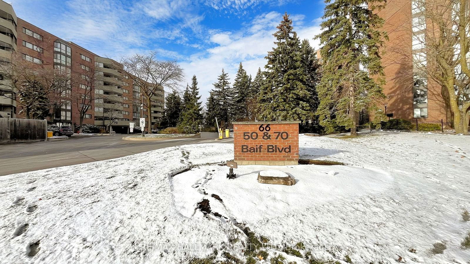 Baif Garden Court Condos, Richmond Hill, Toronto