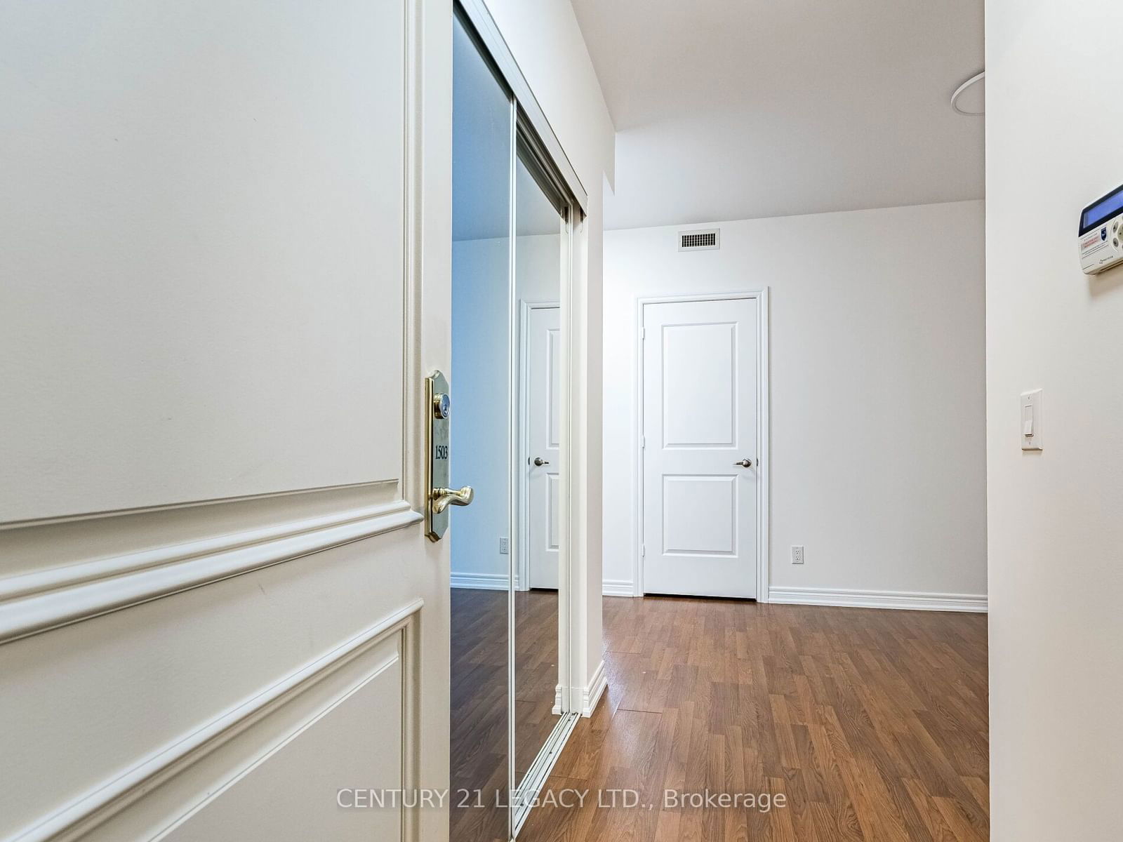 9245 Jane St, unit 1503 for sale