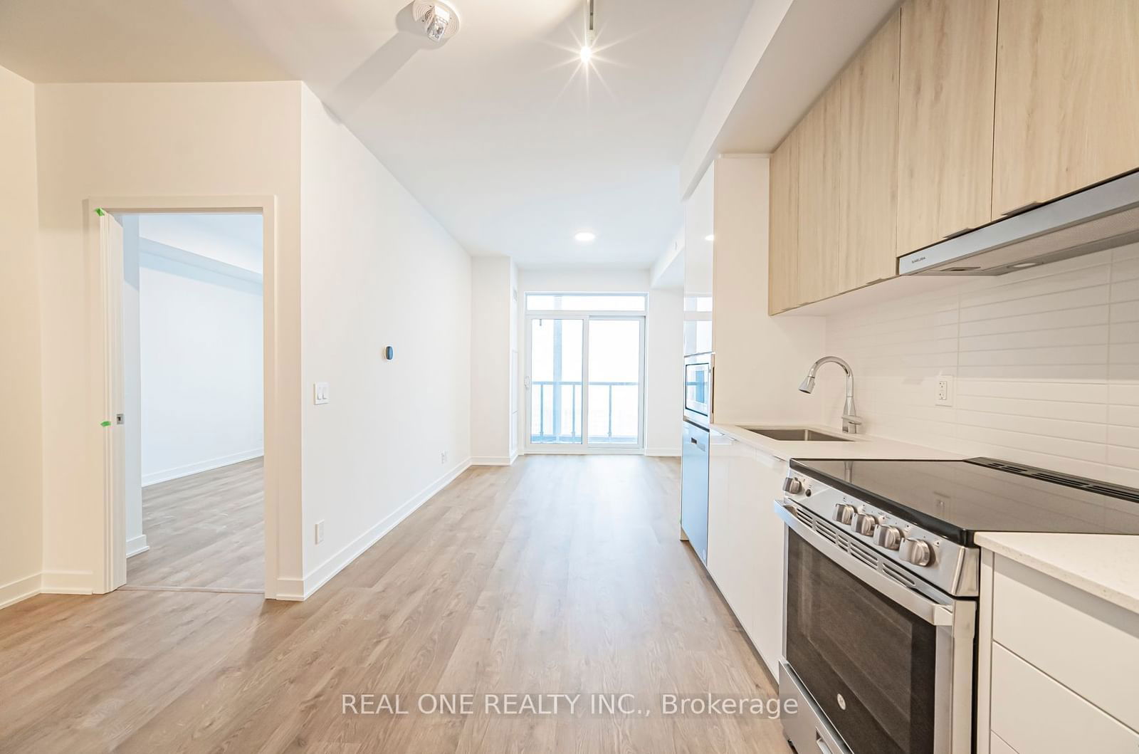 30 Upper Mall Way, unit A2606 for rent