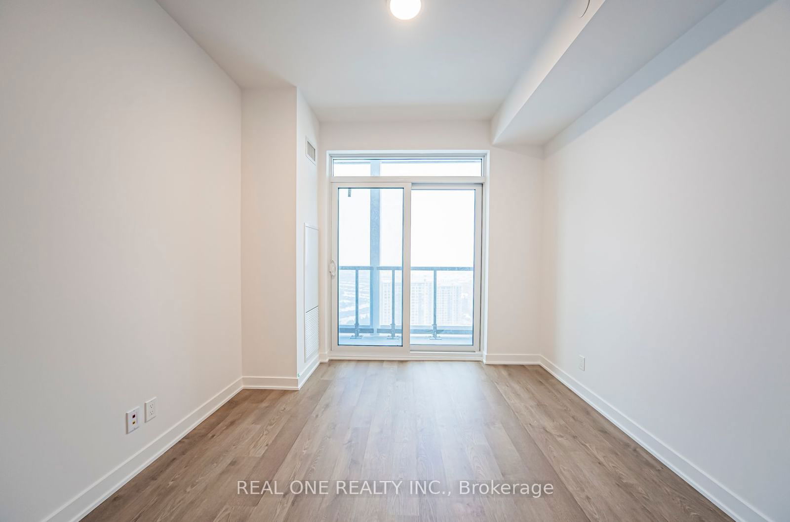 30 Upper Mall Way, unit A2606 for rent