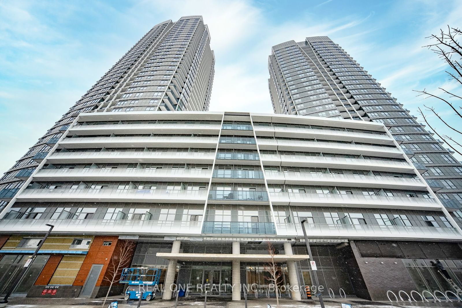 30 Upper Mall Way, unit A2606 for rent