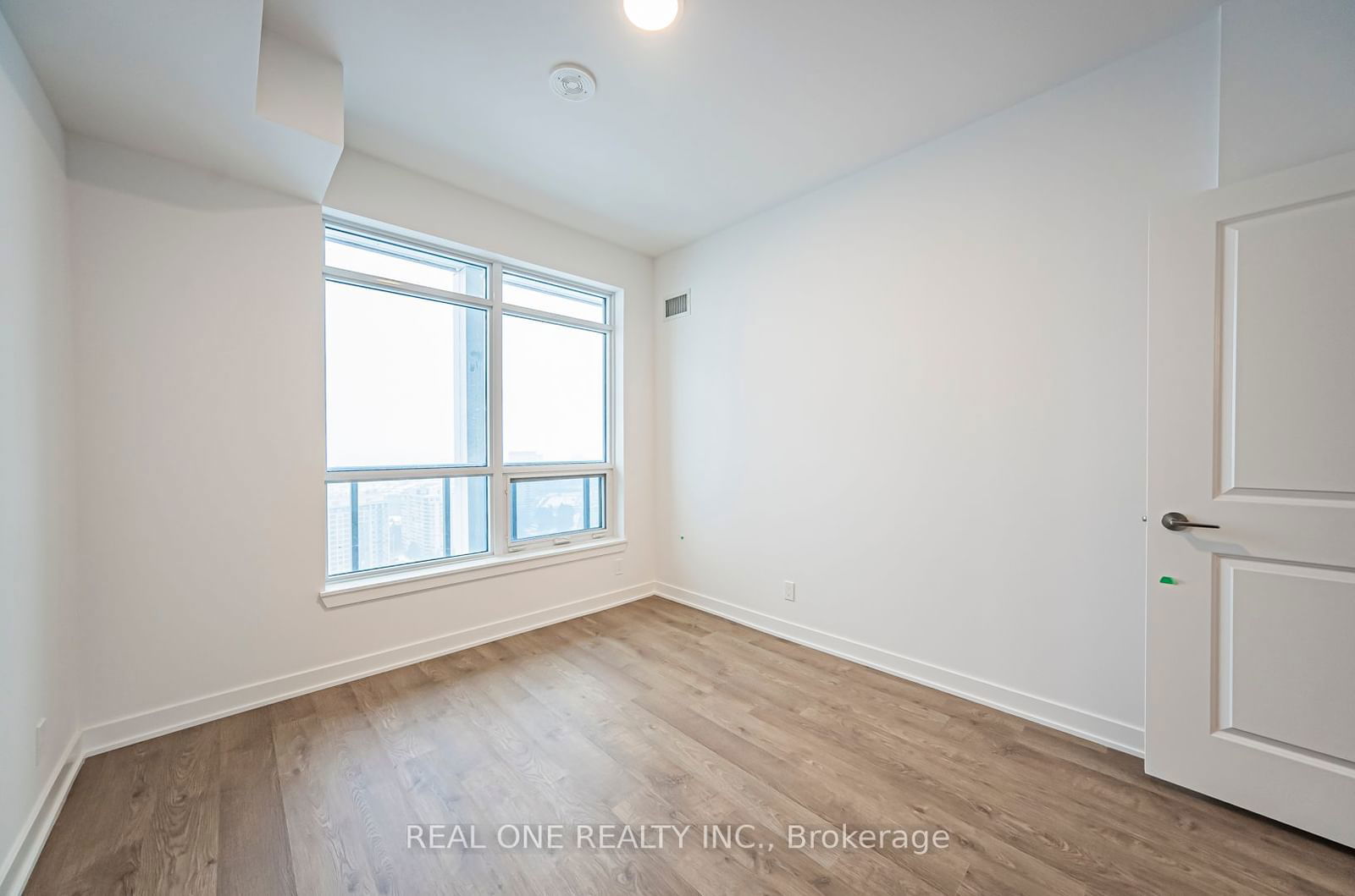 30 Upper Mall Way, unit A2606 for rent