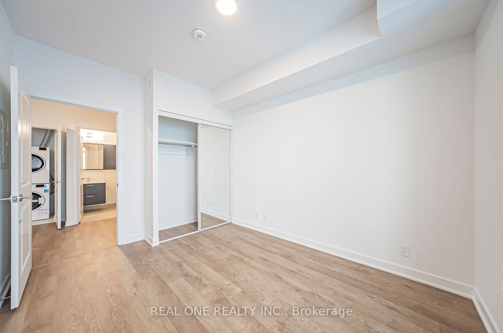 30 Upper Mall Way, unit A2606 for rent