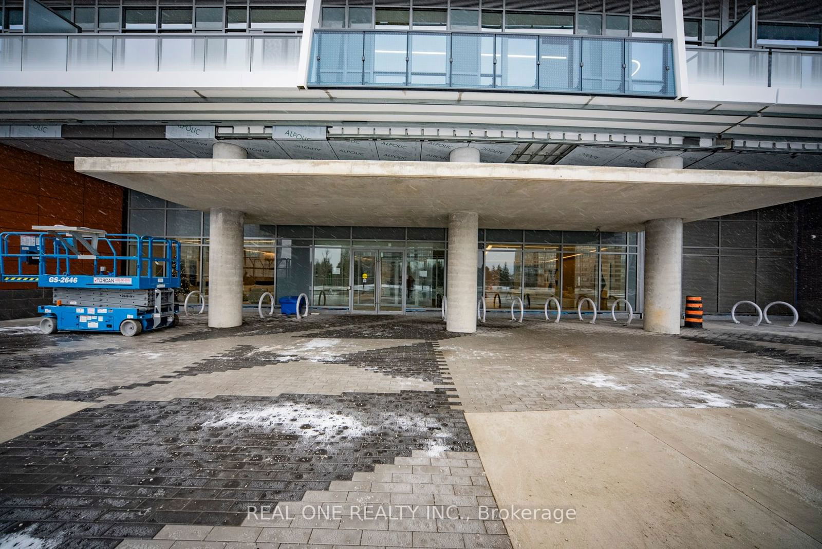 30 Upper Mall Way, unit A2606 for rent