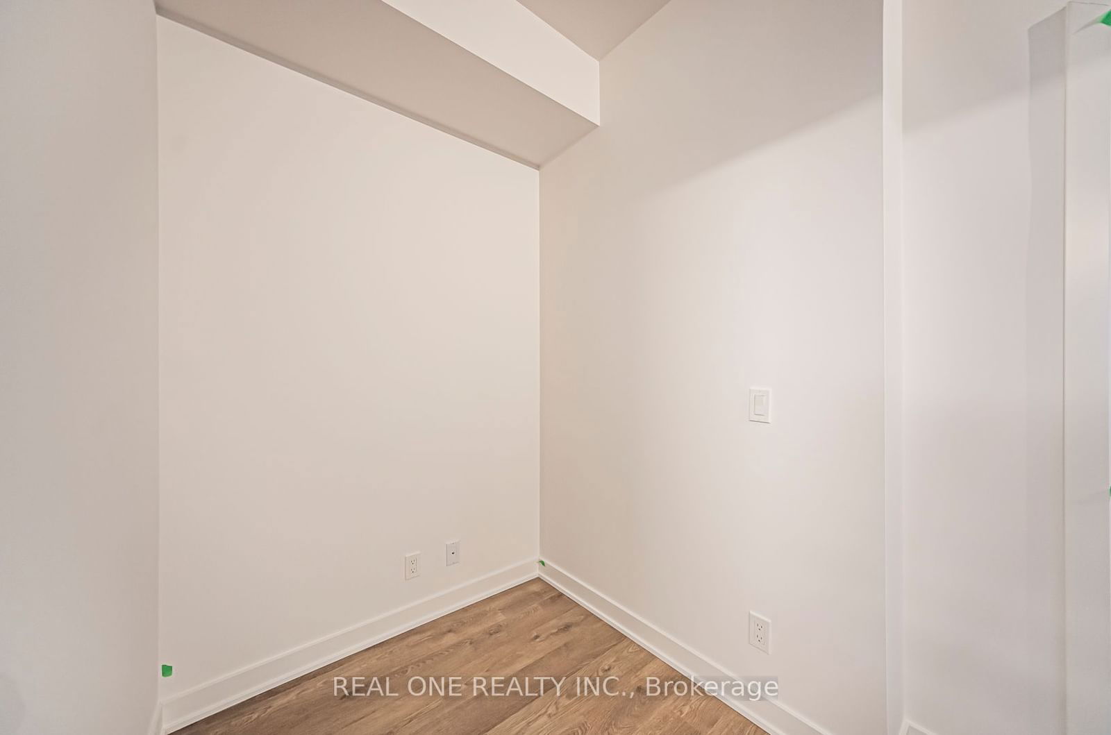 30 Upper Mall Way, unit A2606 for rent