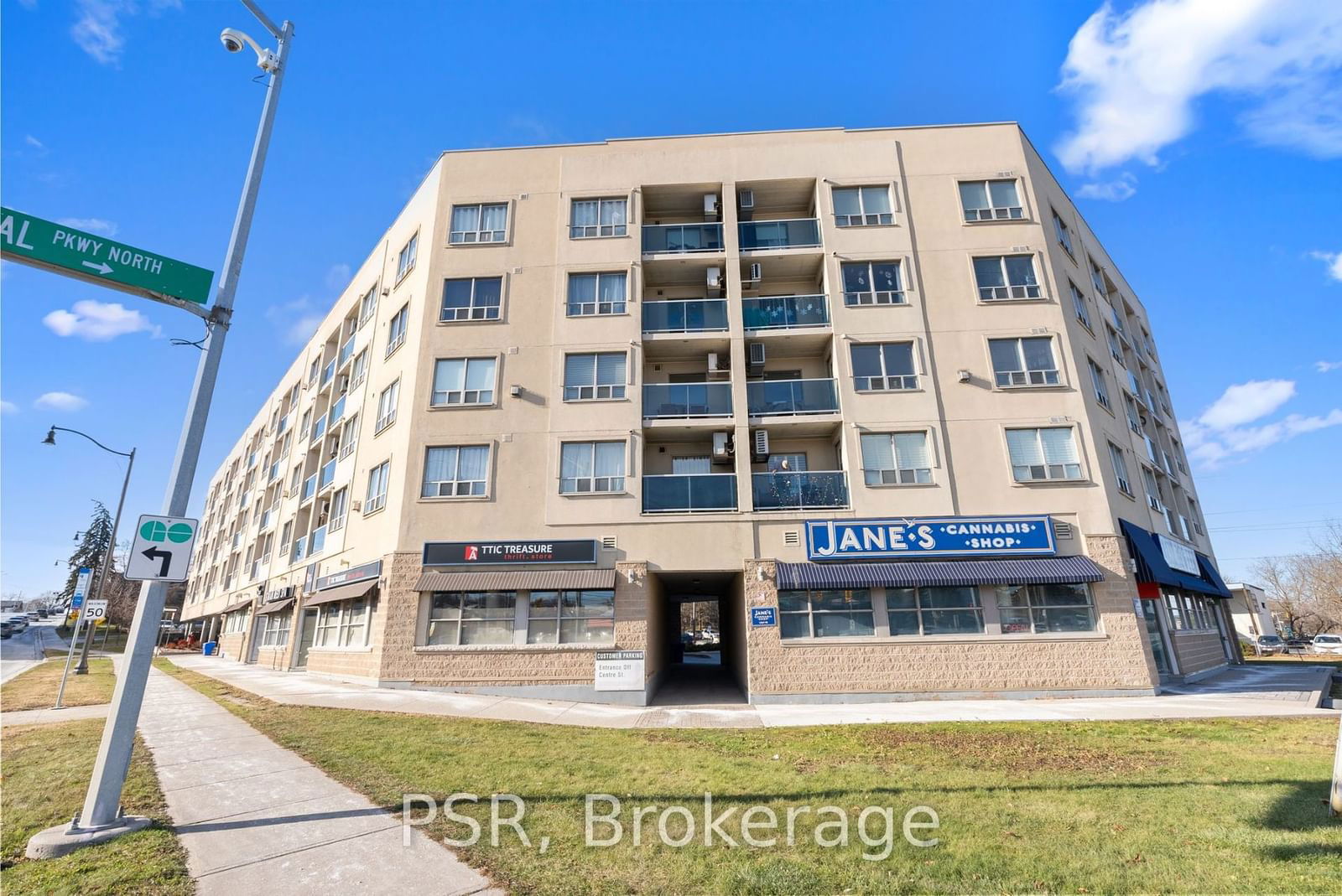 160 Wellington St E, unit 303 for sale