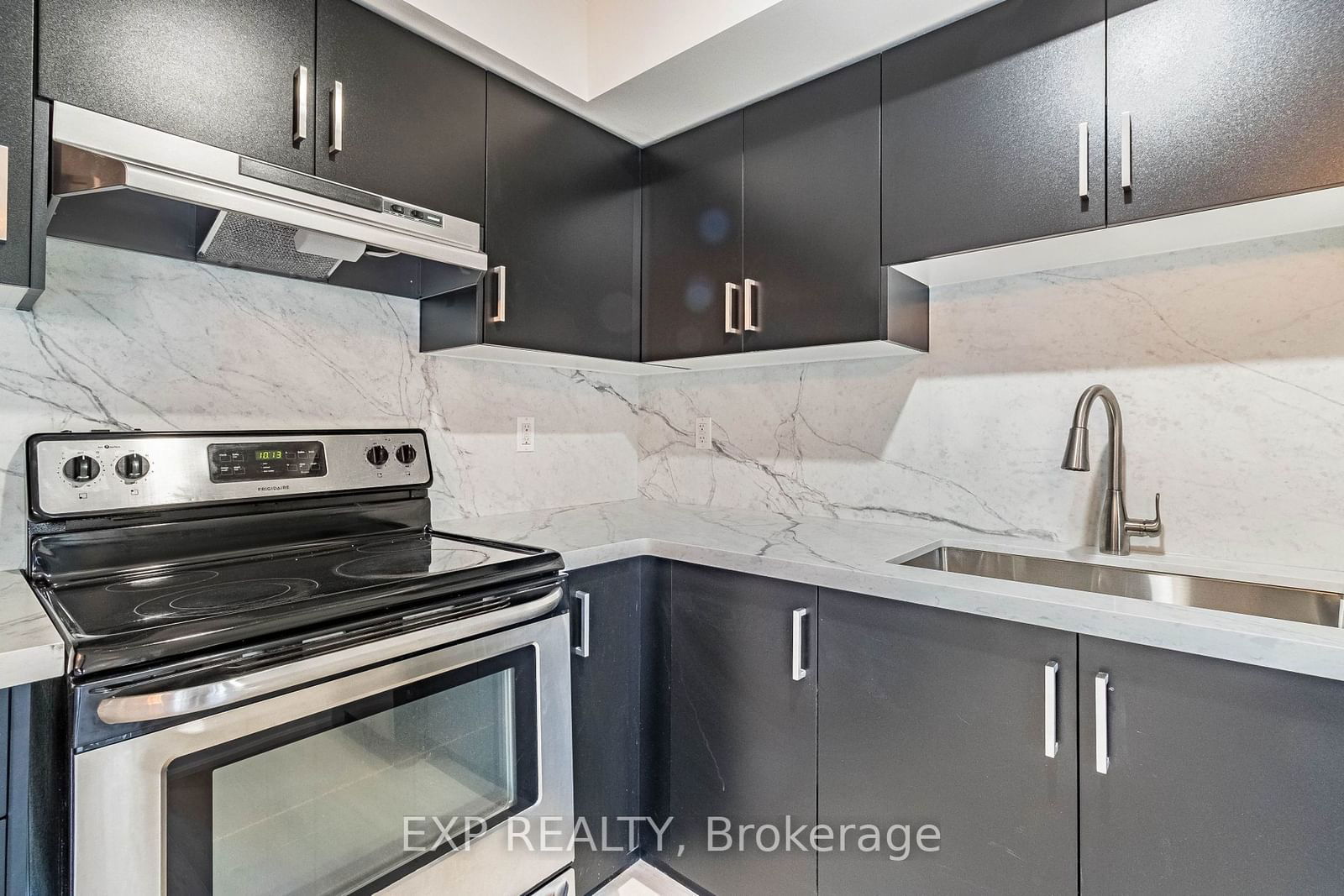 26 Bruce St, unit E02 for rent