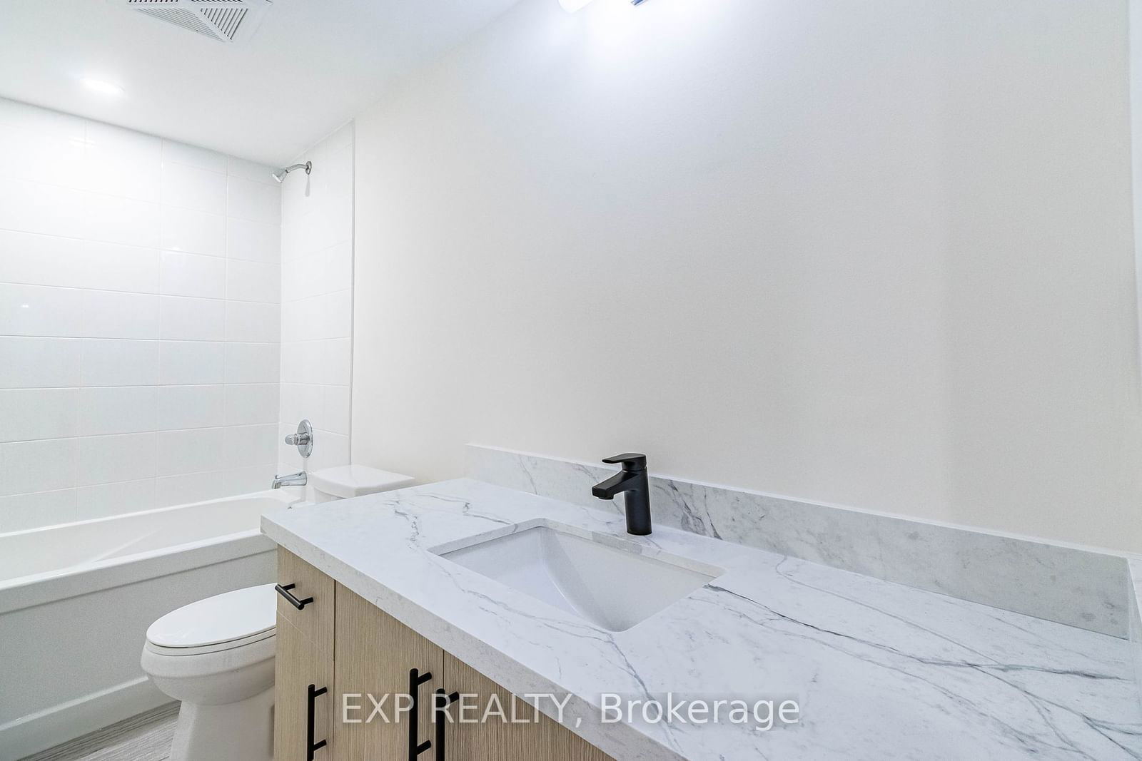 26 Bruce St, unit E02 for rent