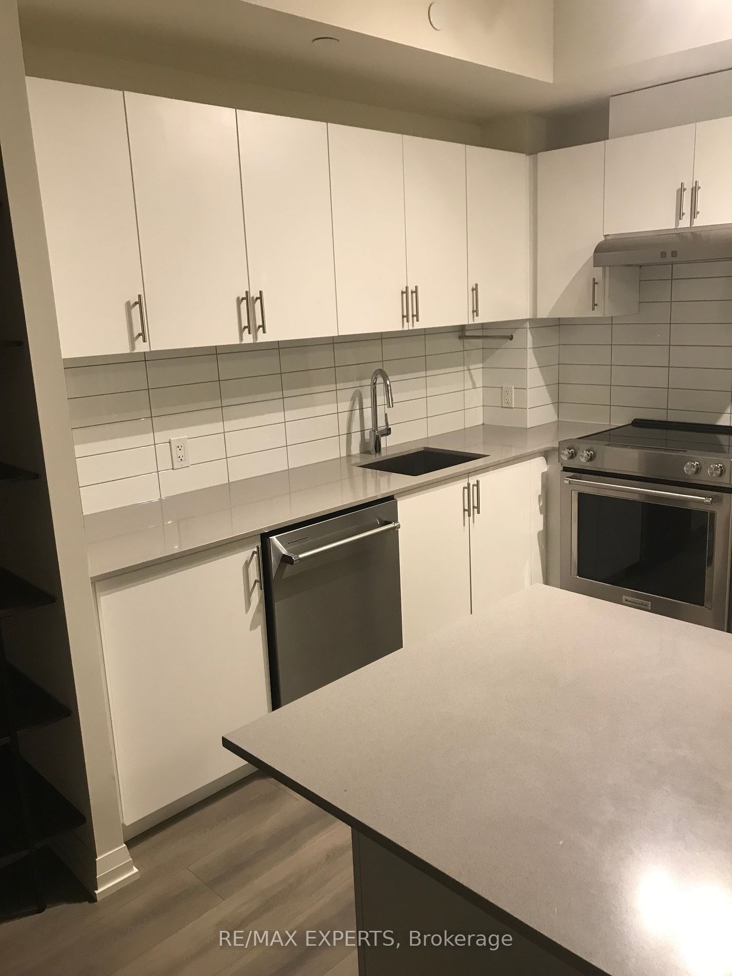 9000 Jane St, unit 1812 for rent