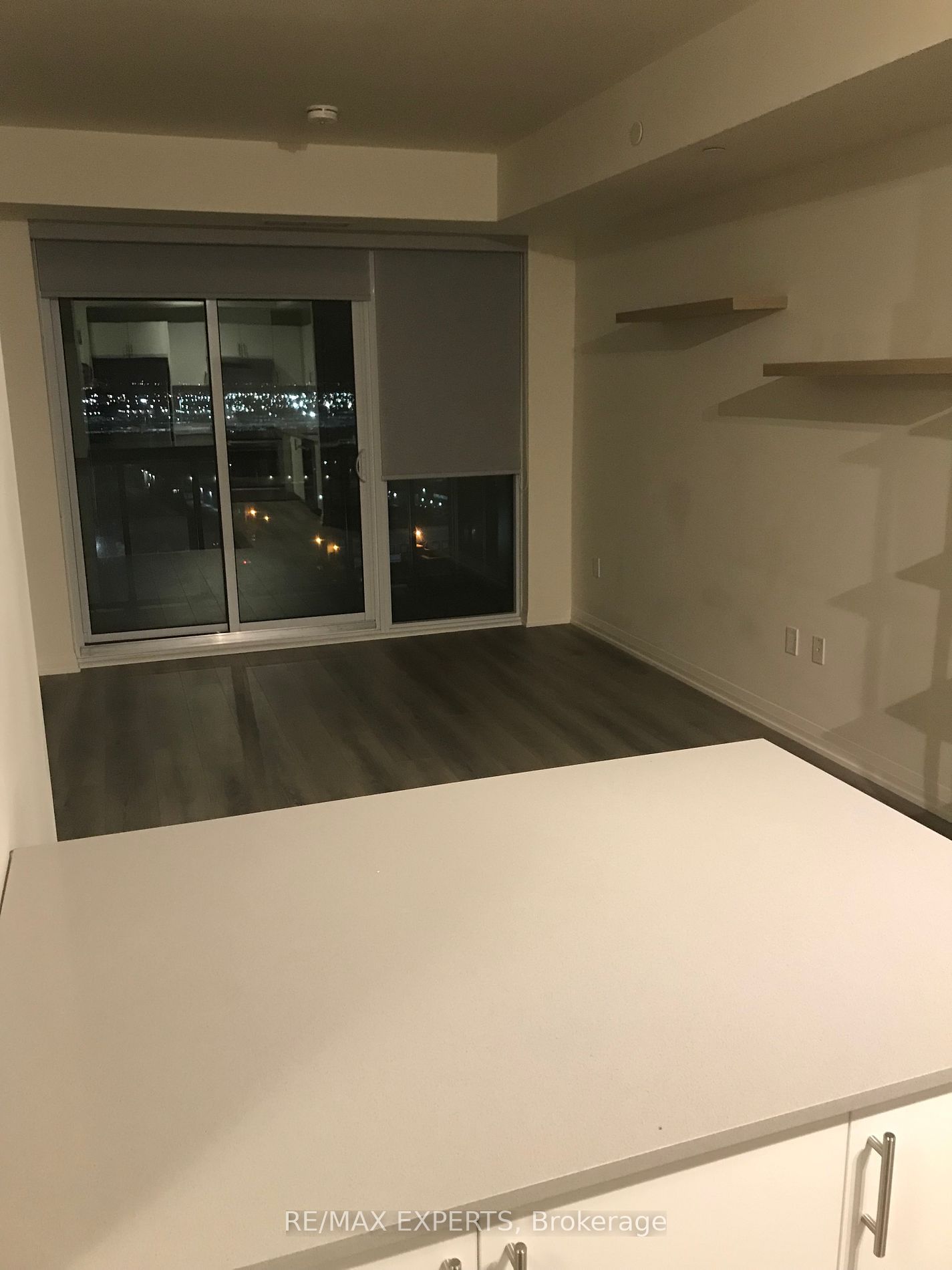 9000 Jane St, unit 1812 for rent