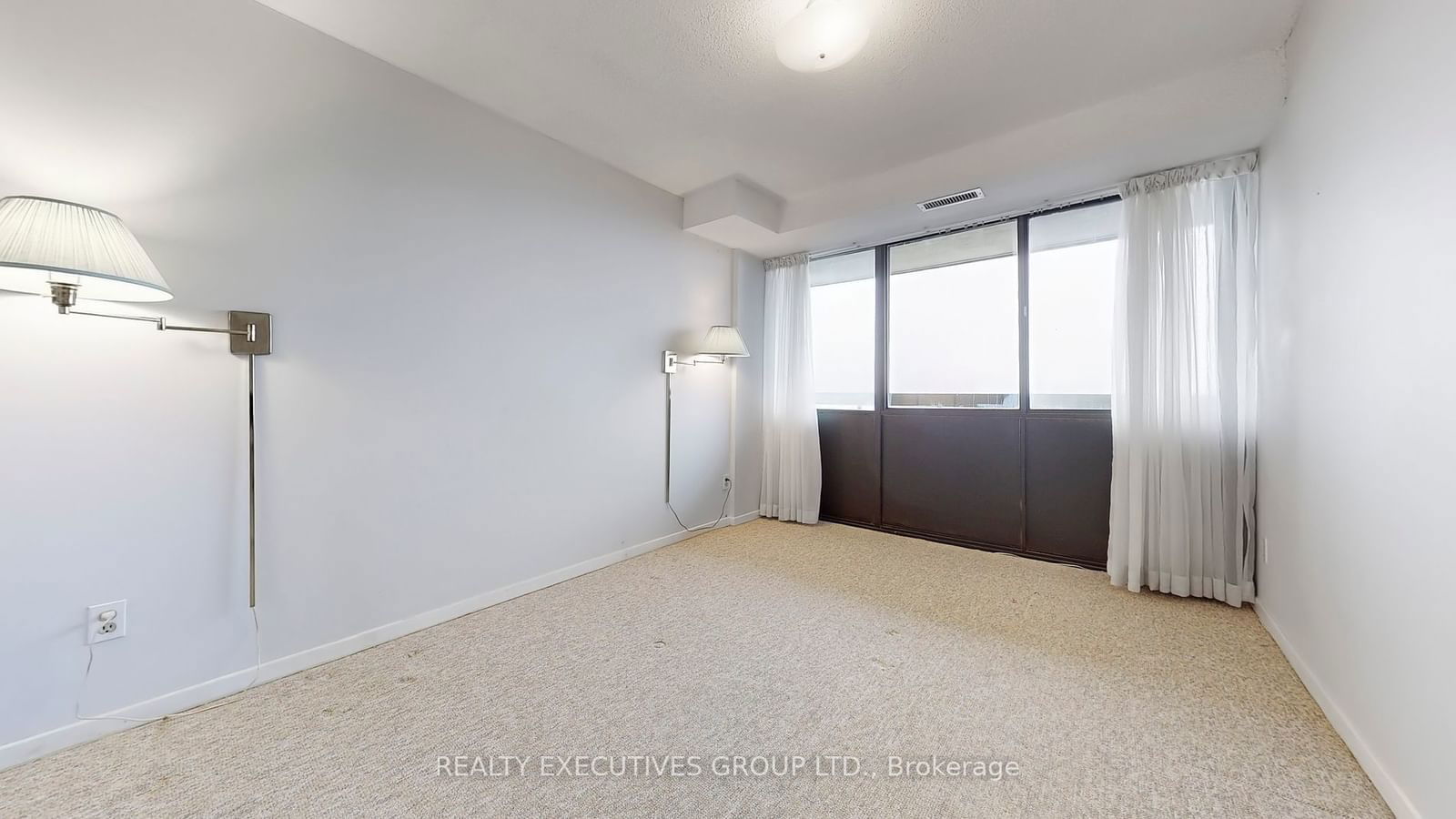 8111 Yonge St, unit 1807 for sale