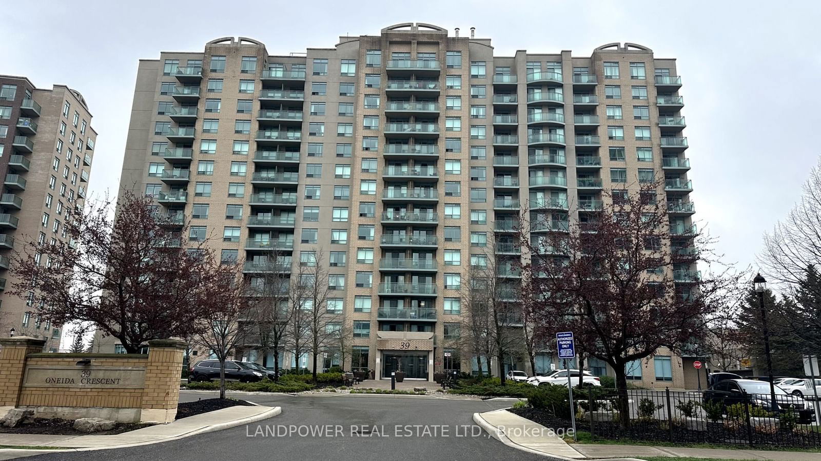 39 Oneida Cres, unit 1013 for sale