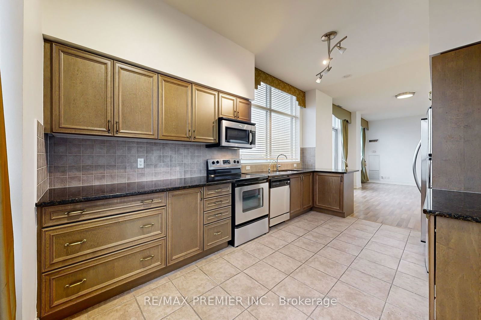 9225 Jane St, unit PH07 for rent