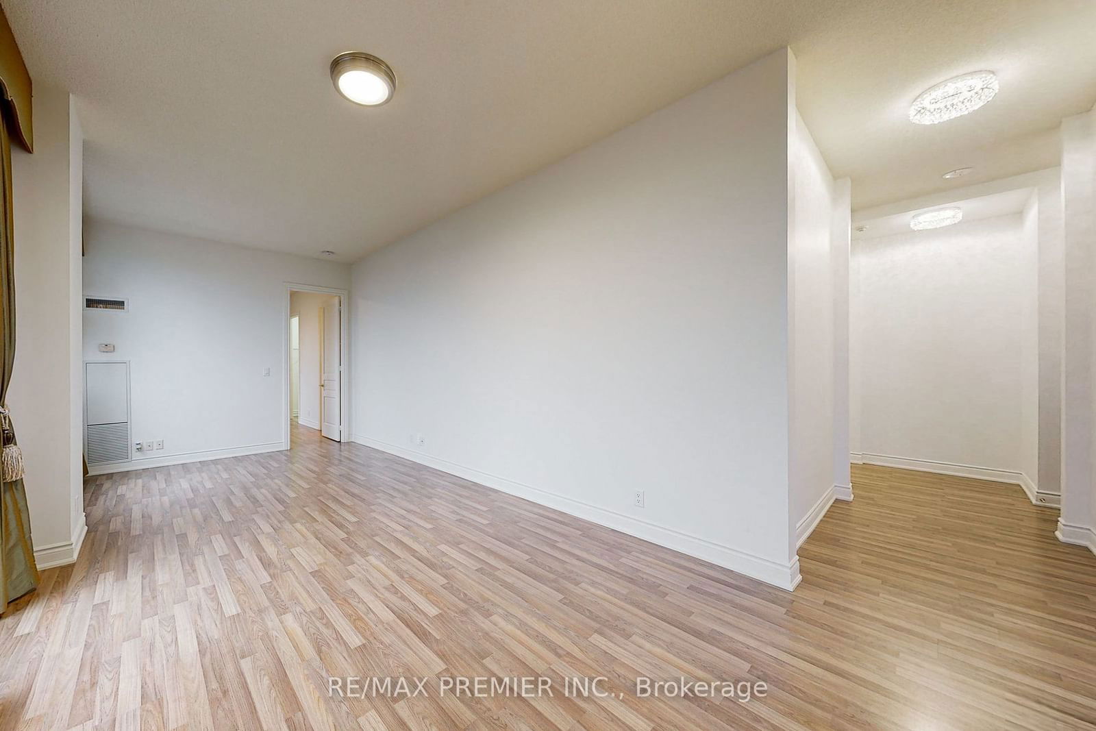 9225 Jane St, unit PH07 for rent