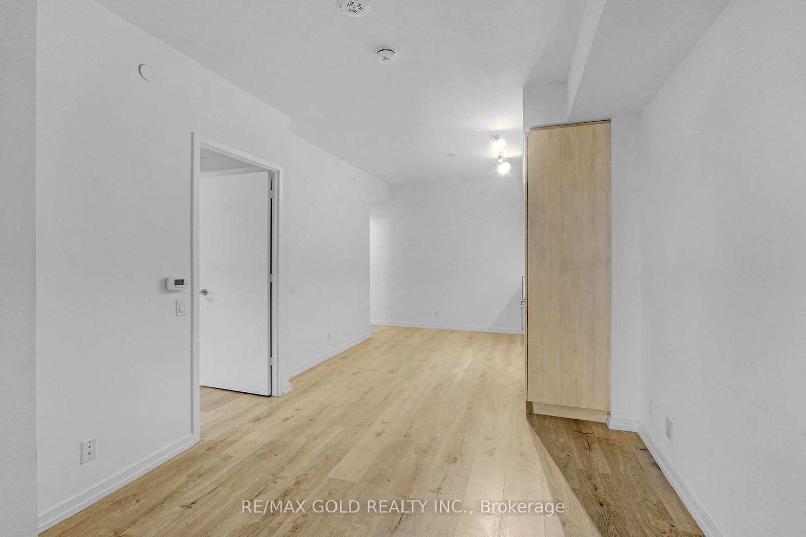 7980 Jane St, unit 1911 for sale