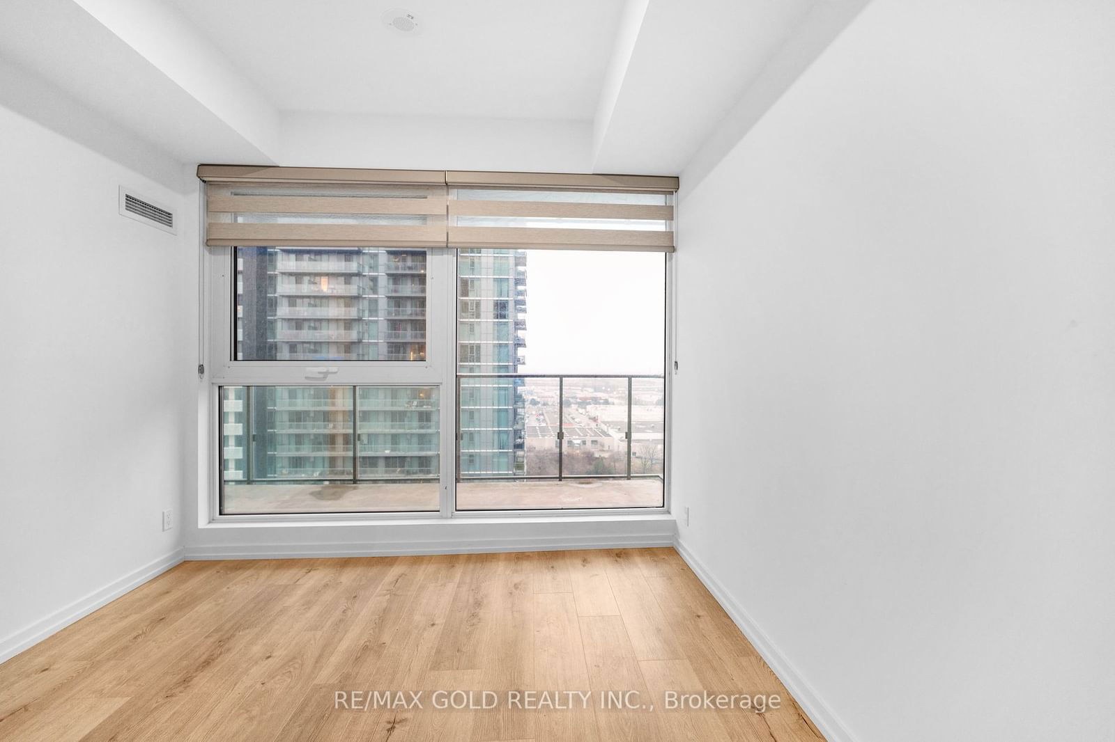 7980 Jane St, unit 1911 for sale